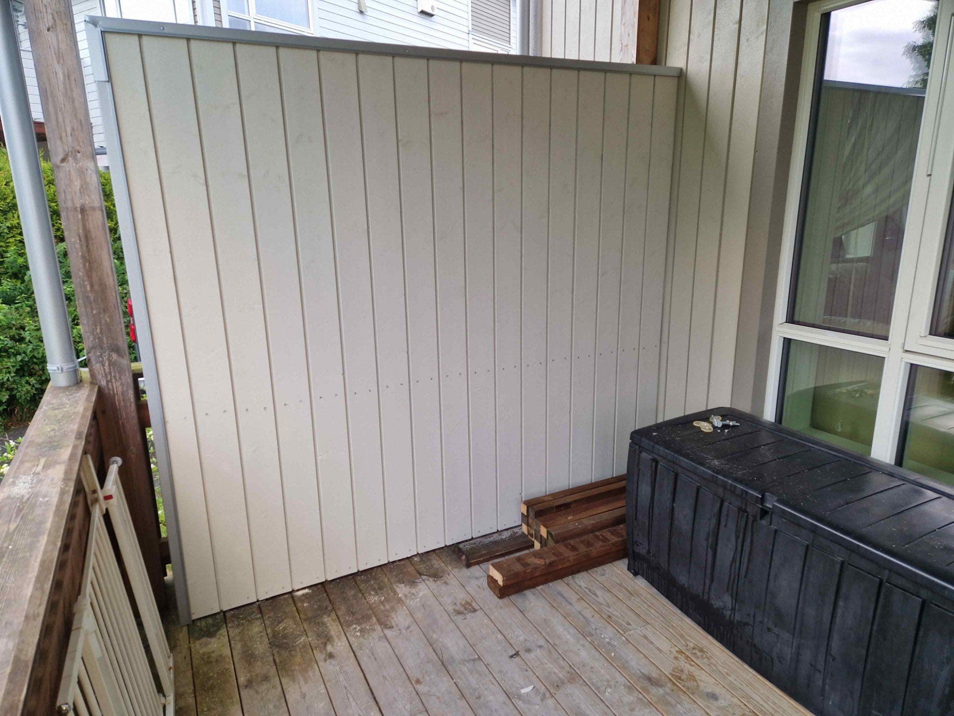 Levegg i tre bygget rundt balkong, Vestby